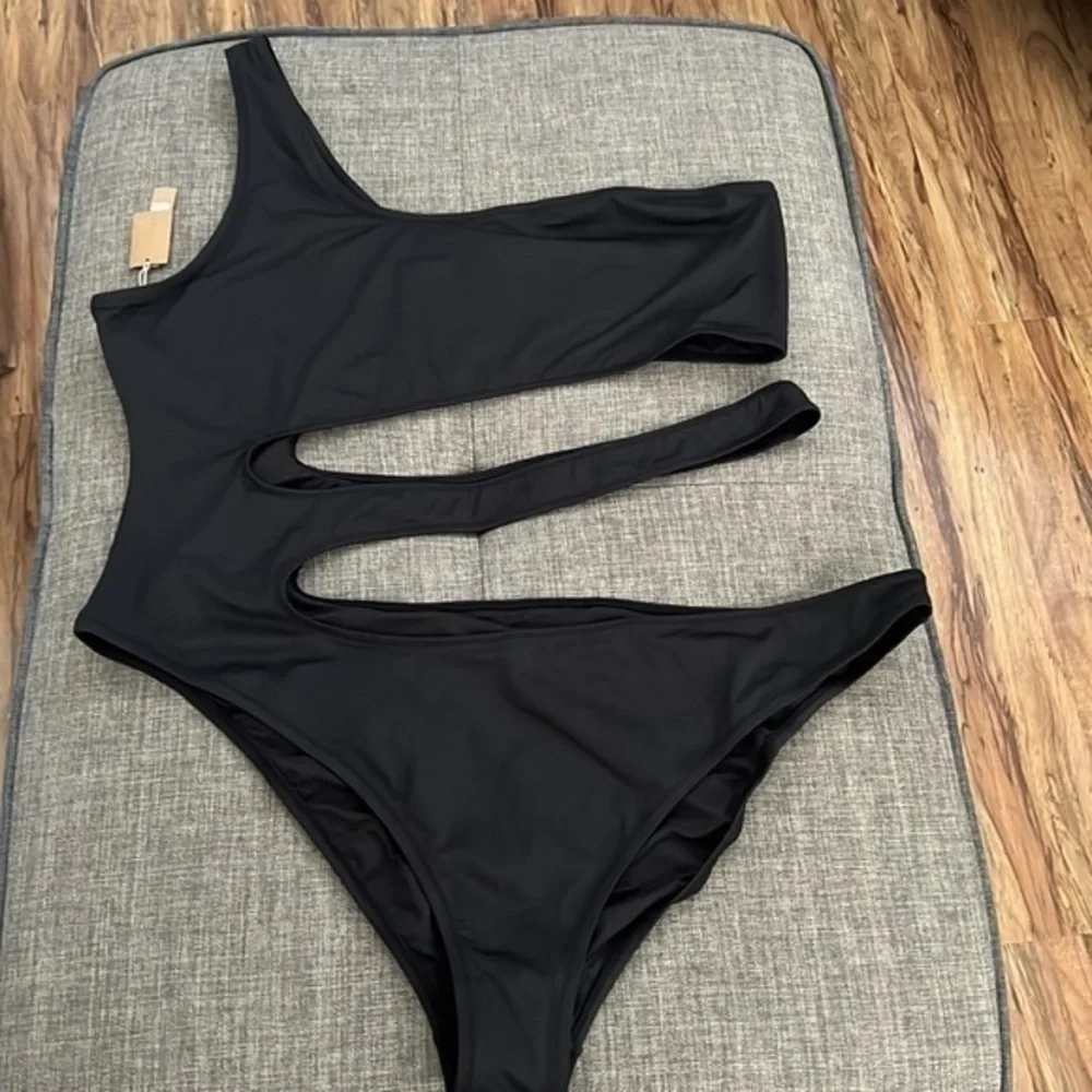 SWIM ONE SHOULDER MONOKINI